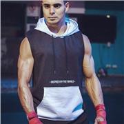 Coach fitness donne des cours pour perdre du poids